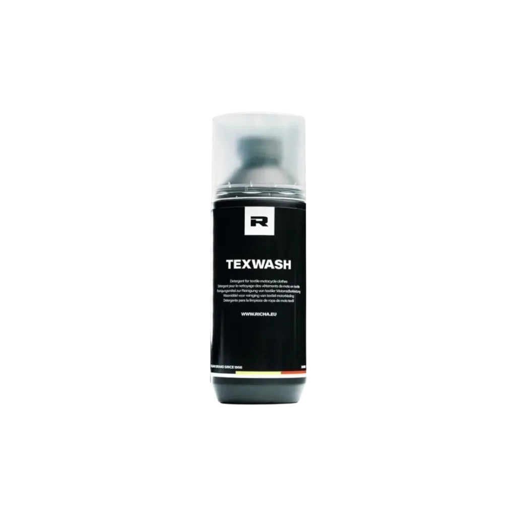 Flacon Richa Tex Wash wasmiddel voor het reinigen van textielen dames motorkleding vooraanzicht.
