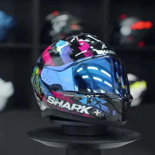 Blauwe Shark Skwal i3 Hellcat motorhelm voor dames met actieve LED-remlichten voor extra veiligheid.